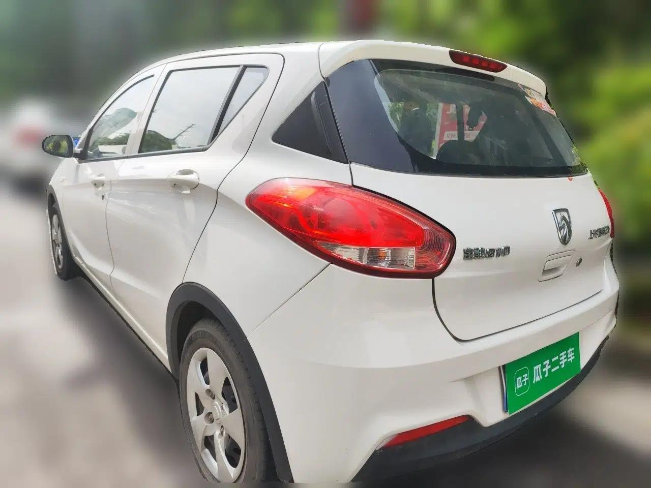 Baojun 310 2016 1.2L manual Comfort trim level — миниатюра 4