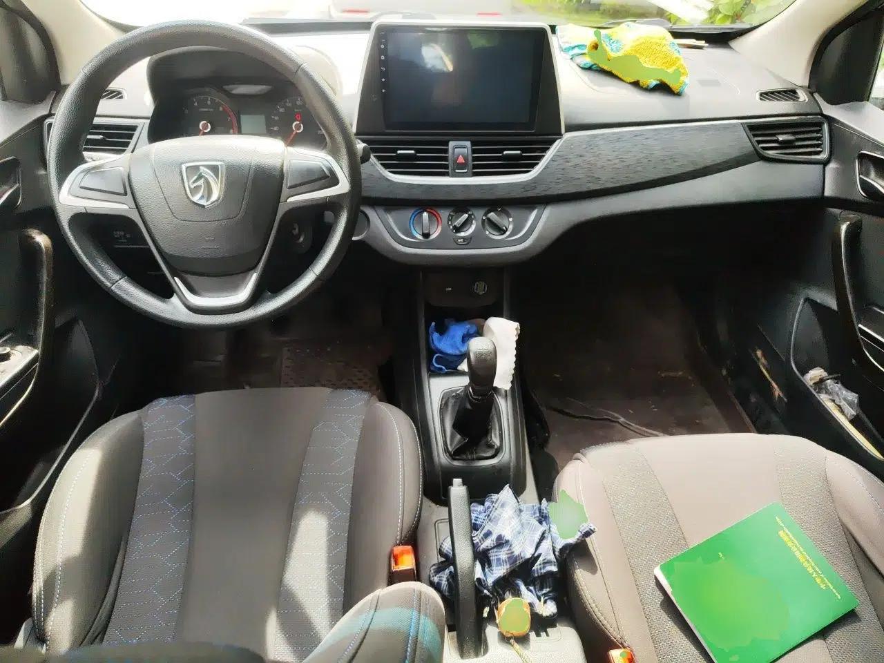 Baojun 310 2016 1.2L manual Comfort trim level — миниатюра 10