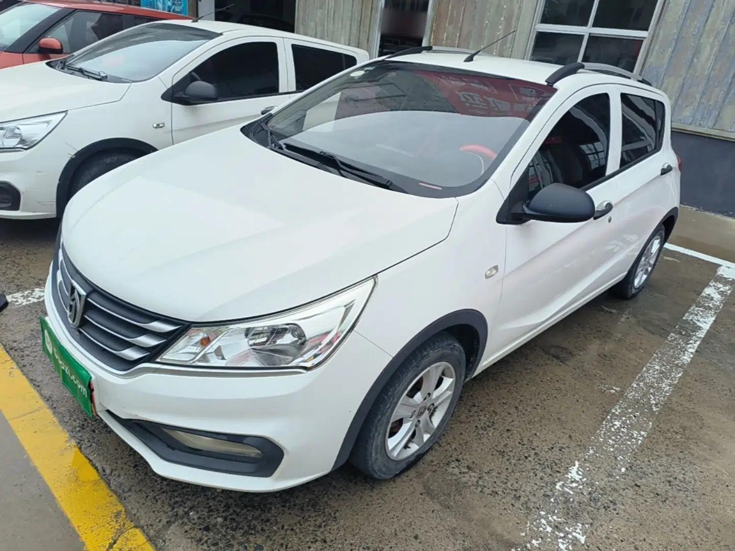 Baojun 310 2016 1.2L Manual Value Edition — миниатюра 1