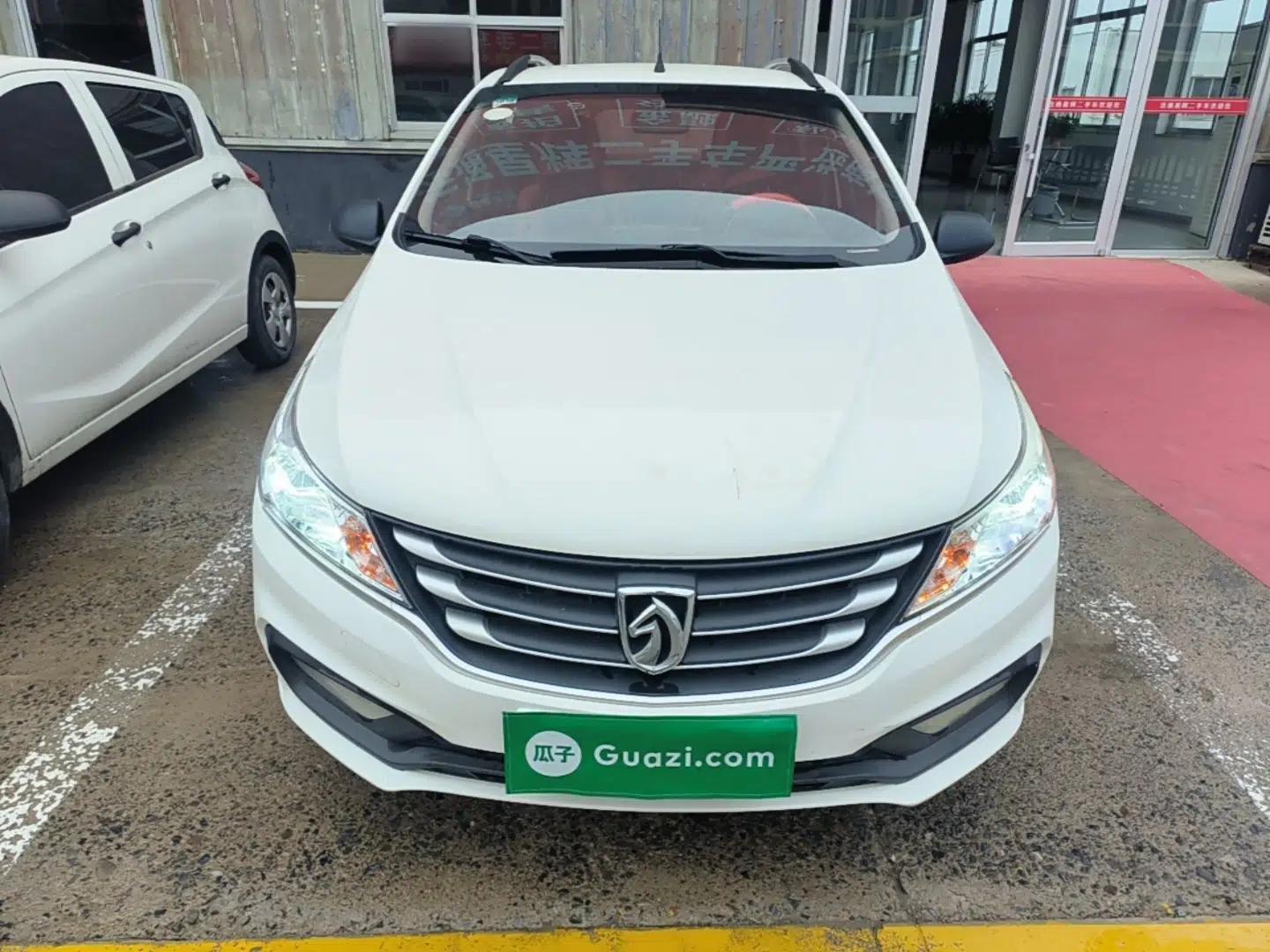 Baojun 310 2016 1.2L Manual Value Edition — миниатюра 2