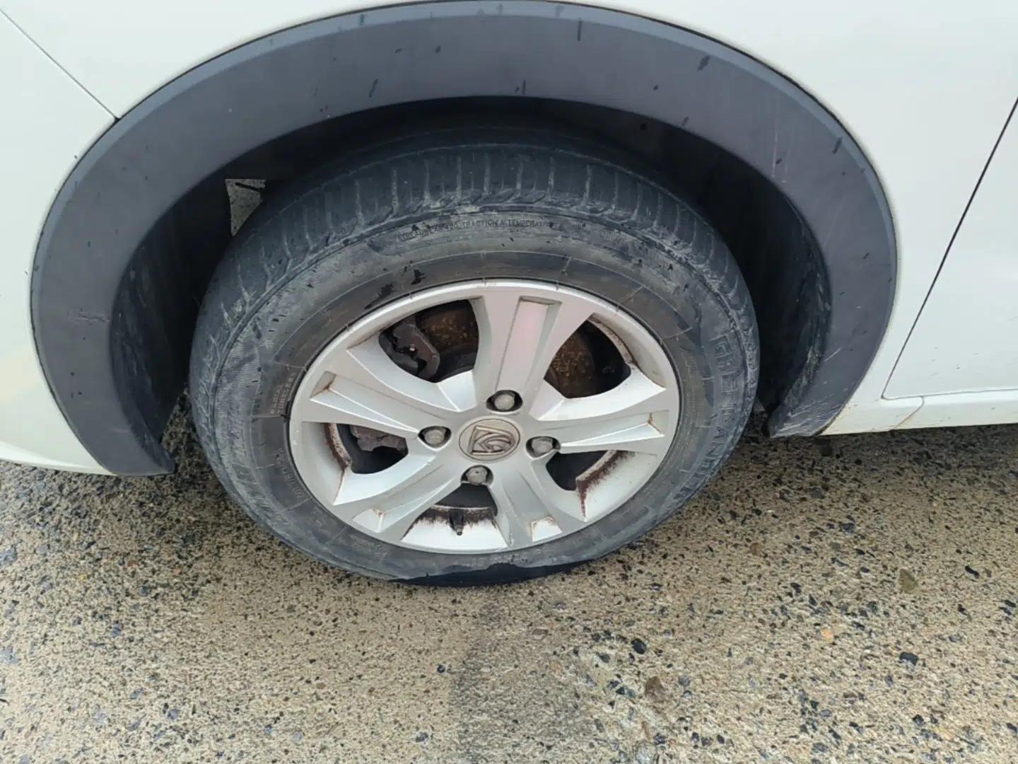 Baojun 310 2016 1.2L Manual Value Edition — миниатюра 8