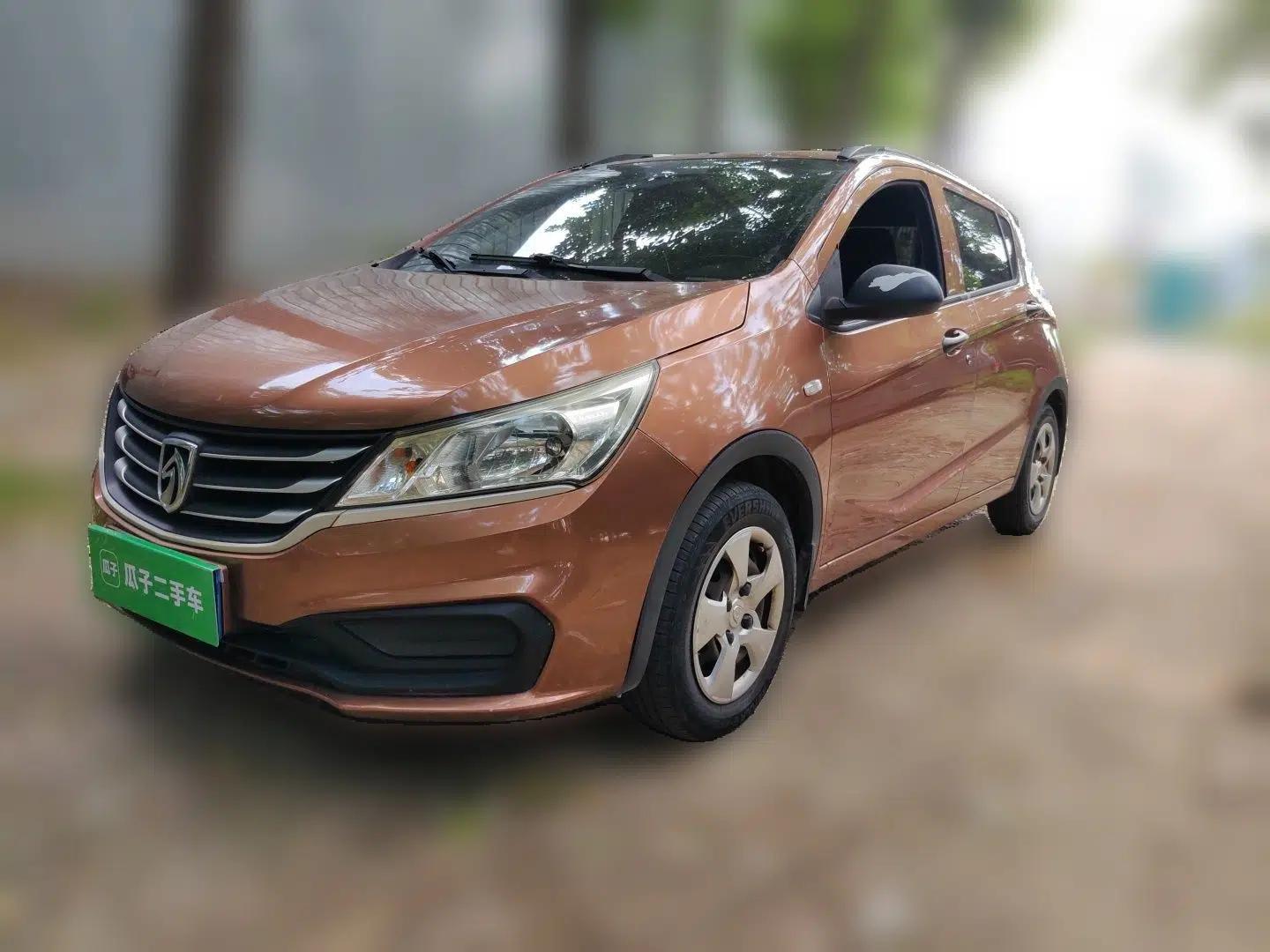 Baojun 310 2016 1.2L Manual Value Edition — миниатюра 1