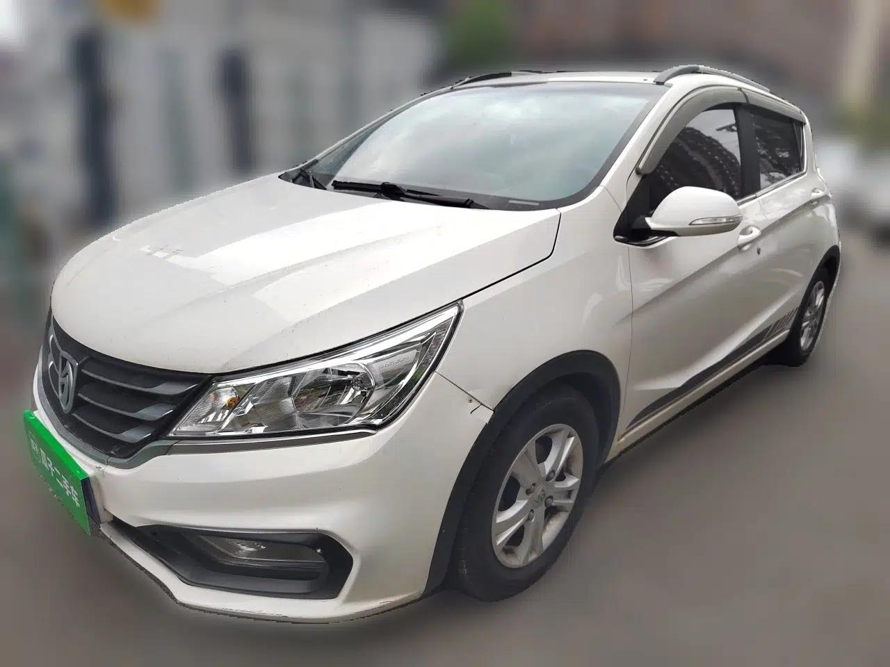 Baojun 310 2016 1.2L Manual Luxury Model — миниатюра 1