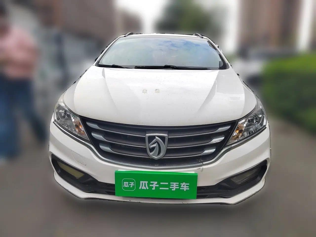 Baojun 310 2016 1.2L Manual Luxury Model — миниатюра 2