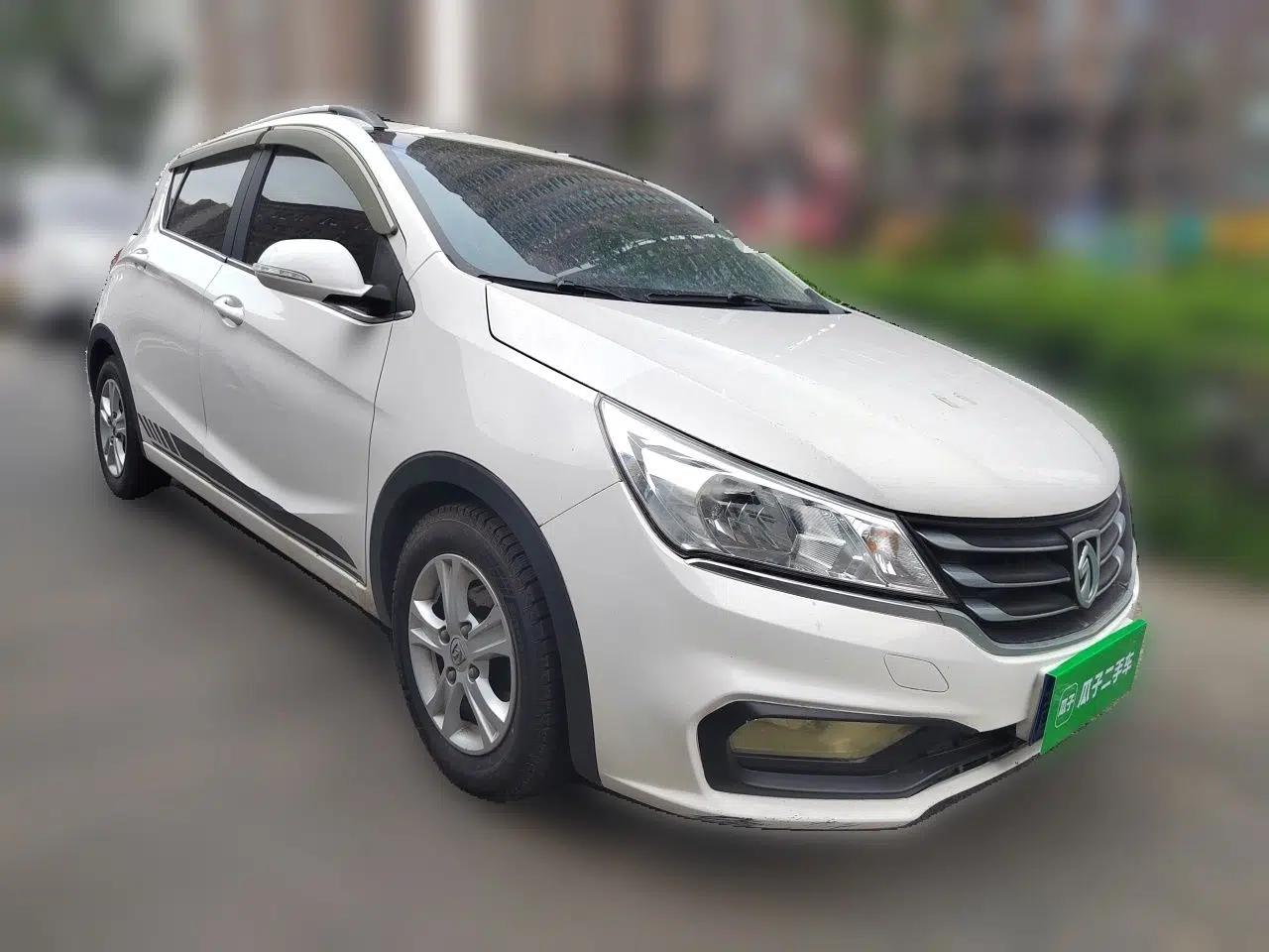 Baojun 310 2016 1.2L Manual Luxury Model — миниатюра 3