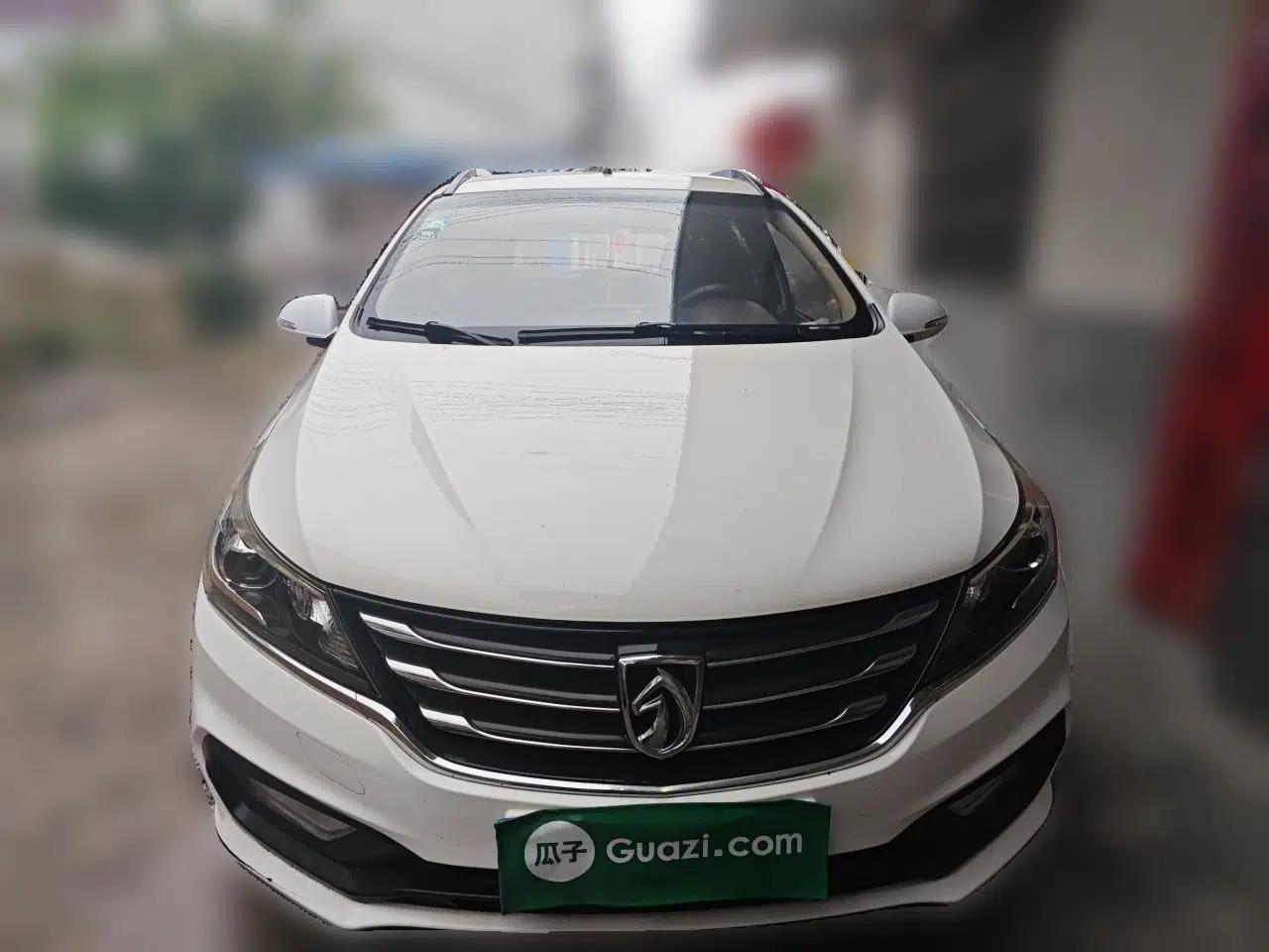 Baojun 310W 2017 1.5L Manual Fashion Model China V — миниатюра 2