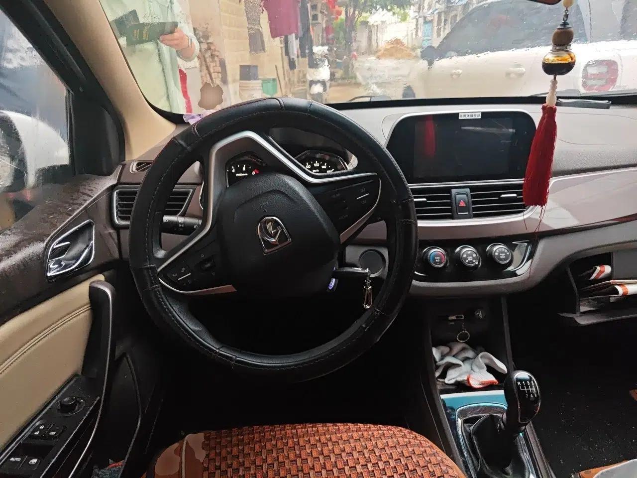 Baojun 310W 2017 1.5L Manual Fashion Model China V — миниатюра 11