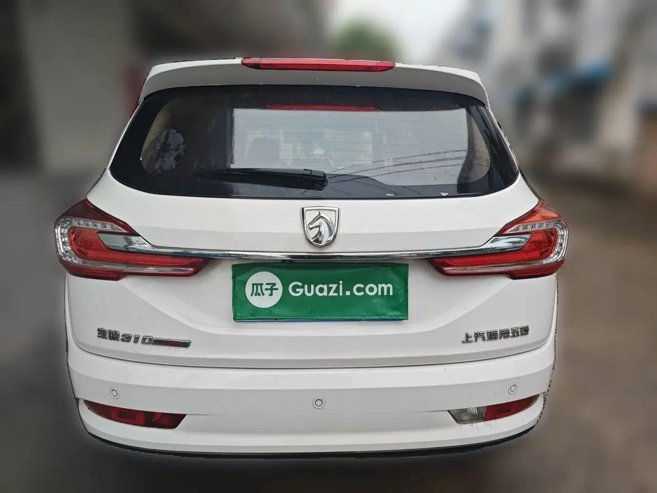 Baojun 310W 2017 1.5L Manual Fashion Model China V — миниатюра 5
