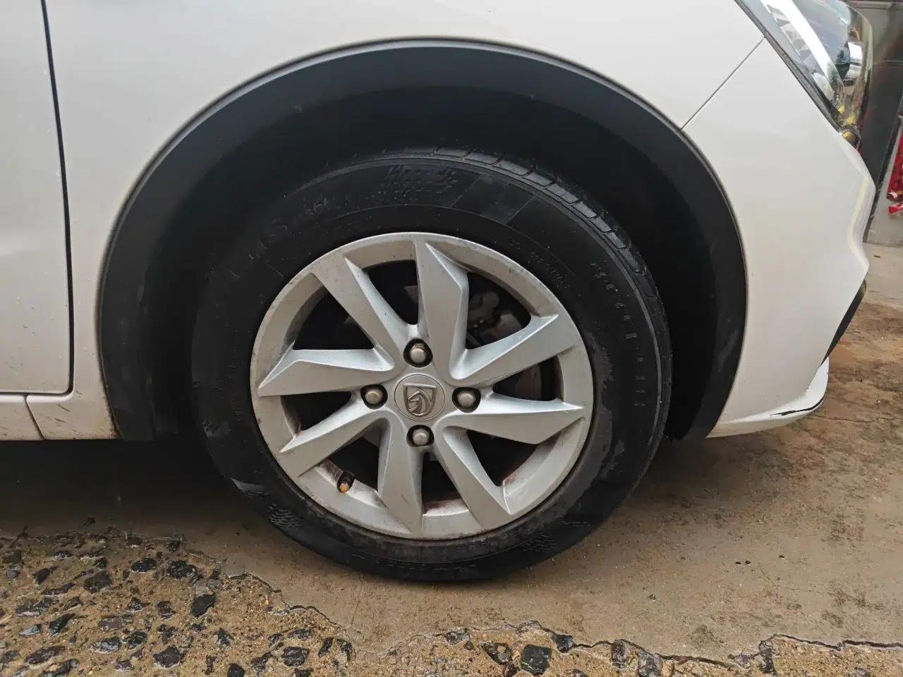 Baojun 310W 2017 1.5L Manual Fashion Model China V — миниатюра 8