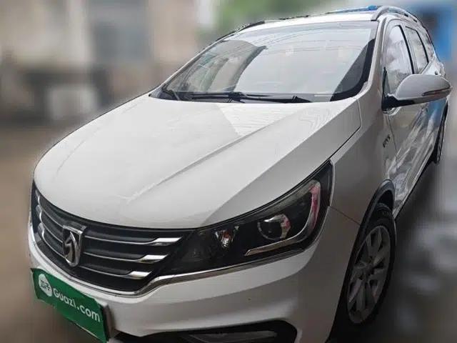 Baojun 310W 2017 1.5L Manual Fashion Model China V