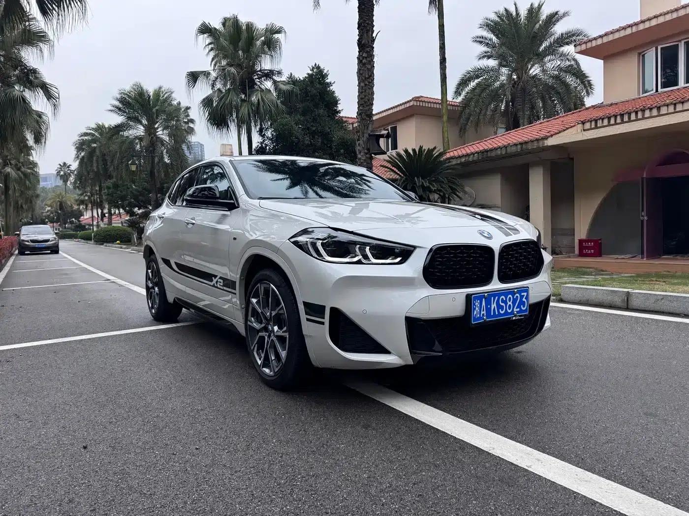 BMW X2 2022 xDrive25i Shadow Edition — миниатюра 2