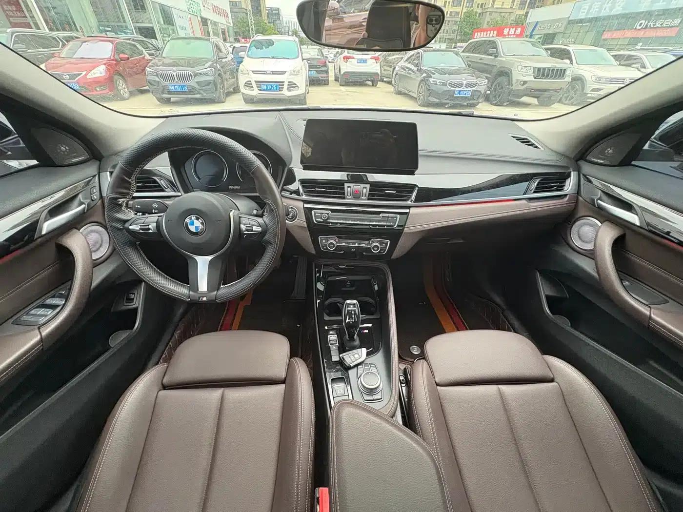 2021 BMW X2 Facelift sDrive25i M Sport Package — миниатюра 4