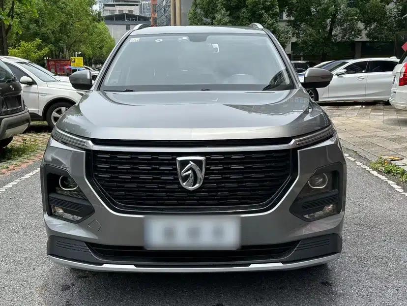 Baojun 530 2021 Global Car Anniversary Edition 1.5T CVT Luxury Model 5 Seats — миниатюра 2