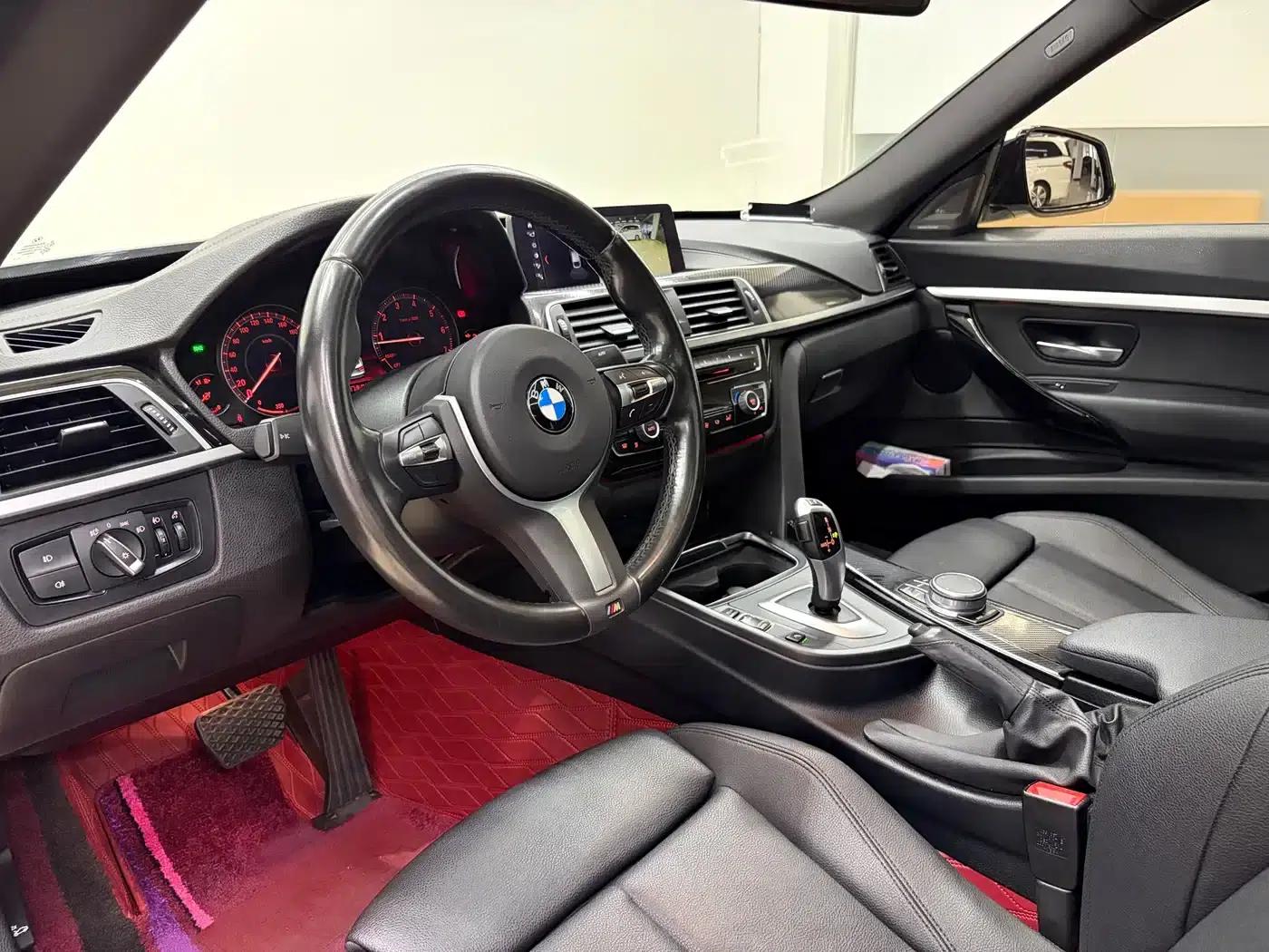 2020 BMW 3 Series GT 320i M Sport Package — миниатюра 4