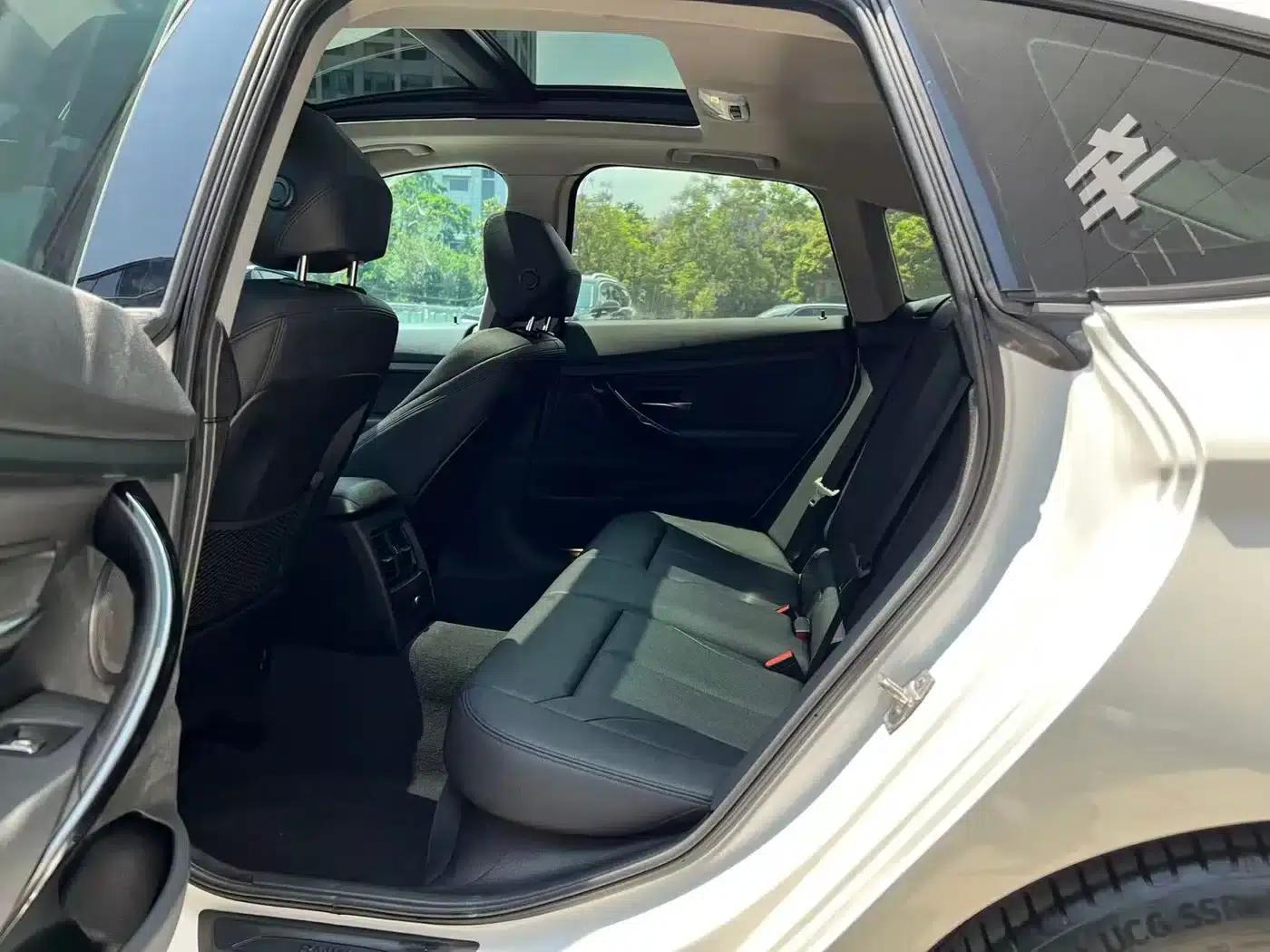 BMW 3 Series GT 2018 320i Fashion Edition — миниатюра 10