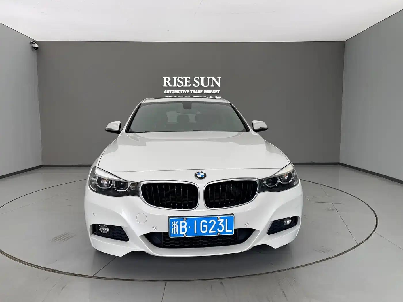2019 BMW 3 Series GT 320i M Sport Package — миниатюра 2