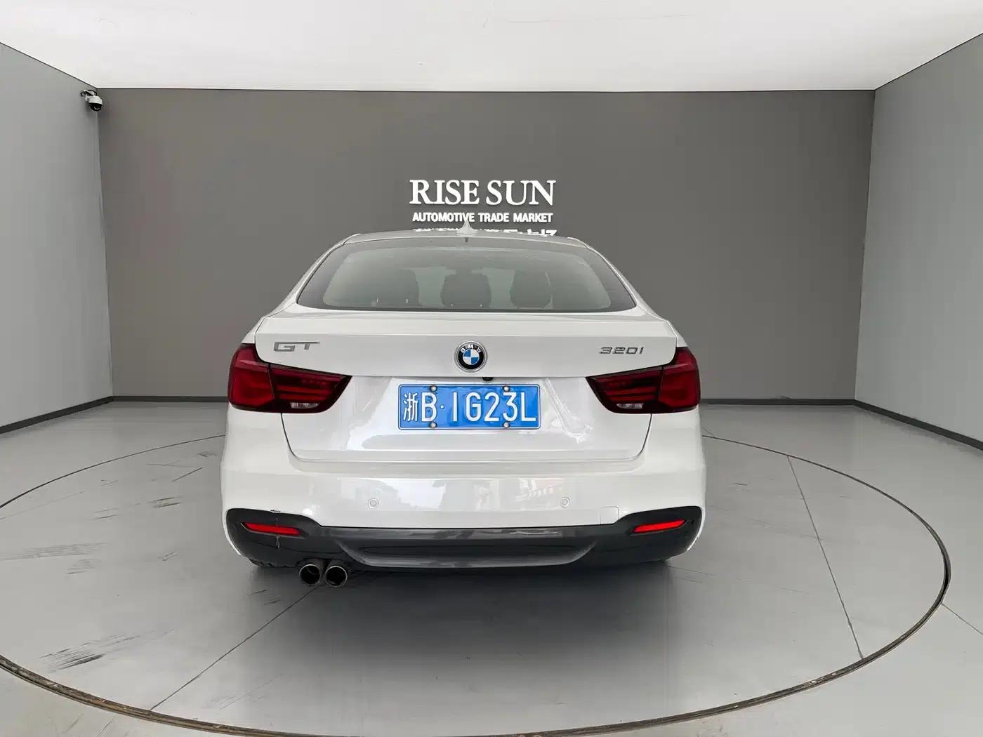 2019 BMW 3 Series GT 320i M Sport Package — миниатюра 31