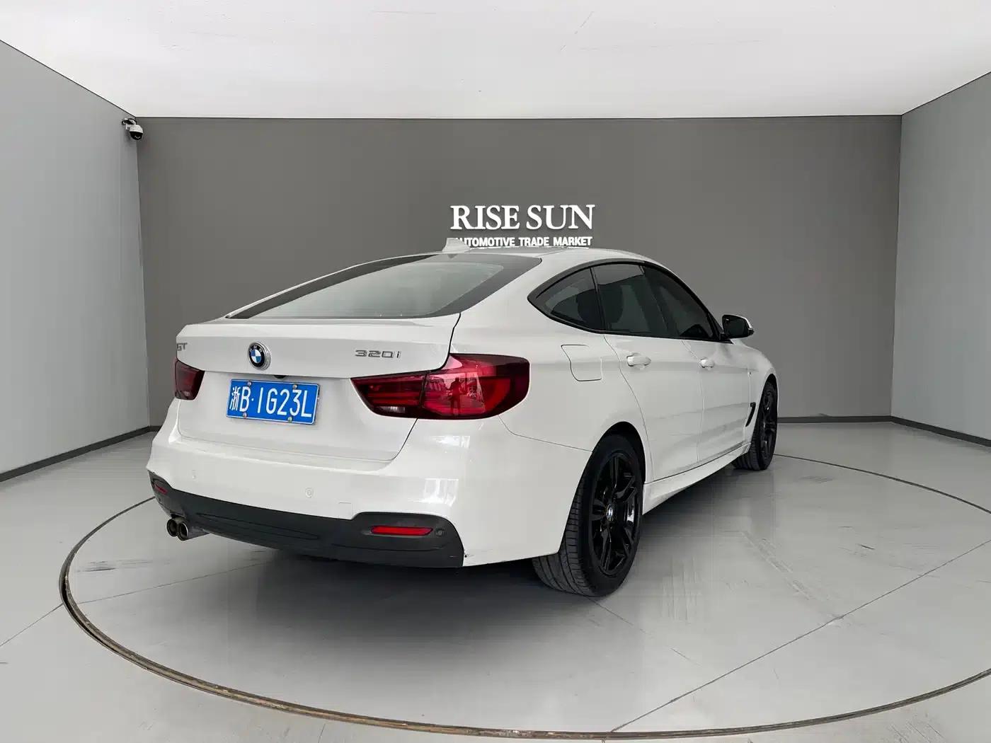 2019 BMW 3 Series GT 320i M Sport Package — миниатюра 6