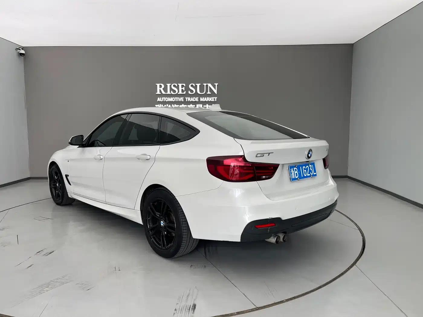 2019 BMW 3 Series GT 320i M Sport Package — миниатюра 8