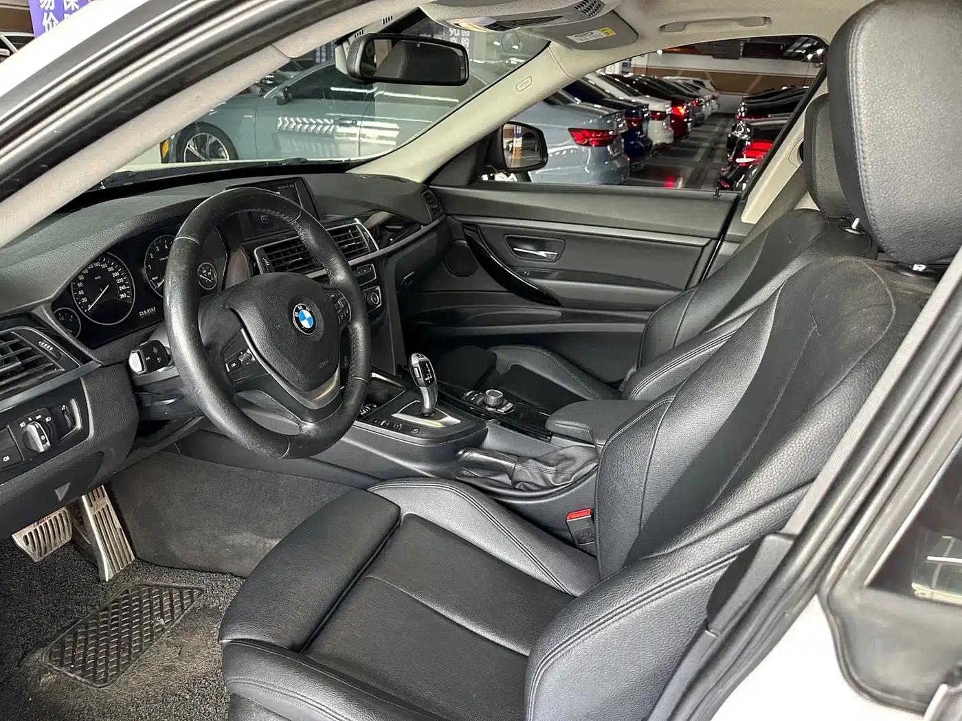 BMW 3 Series GT 2018 320i Fashion Edition — миниатюра 7