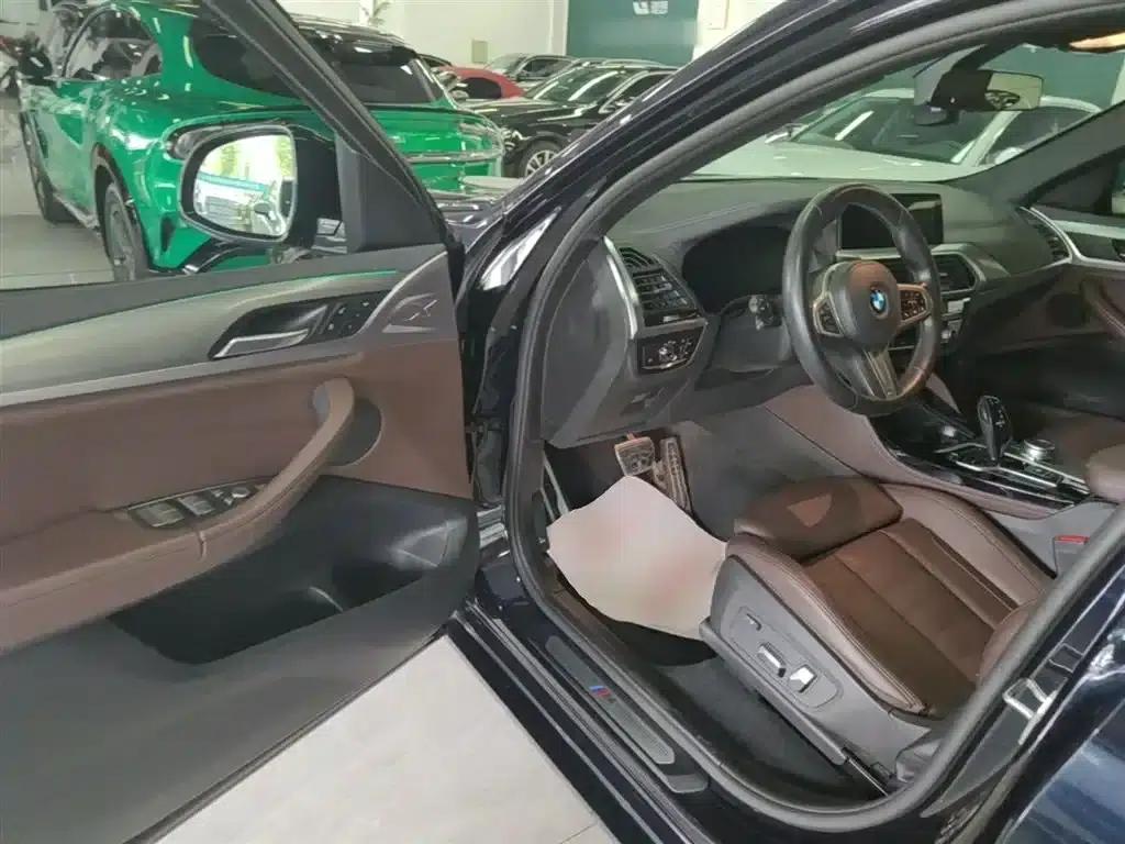 2020 BMW X4 xDrive25i M Sport Package — миниатюра 16