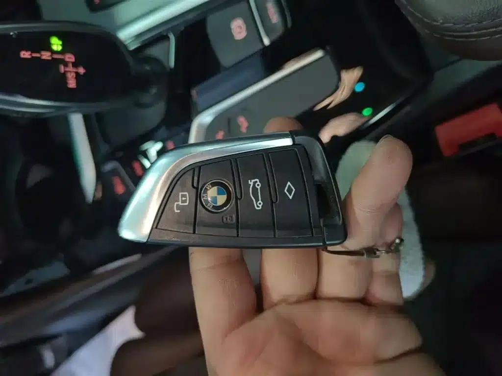 2020 BMW X4 xDrive25i M Sport Package — миниатюра 9