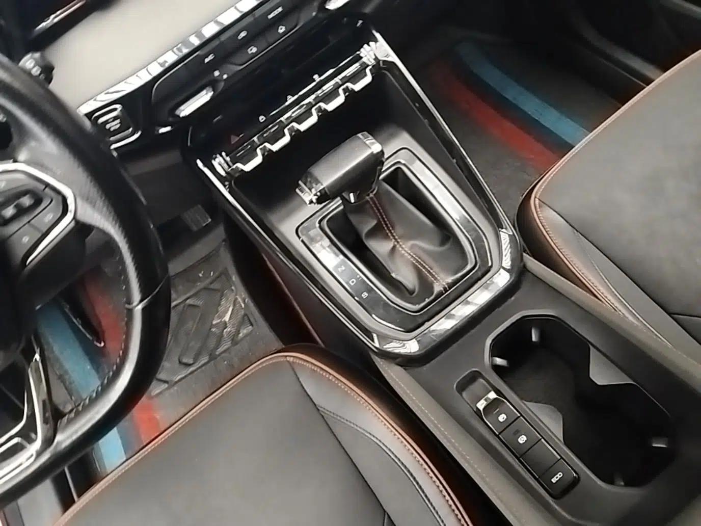 Baojun RS-3 2020 1.5L CVT Smart Luxury Edition — миниатюра 17