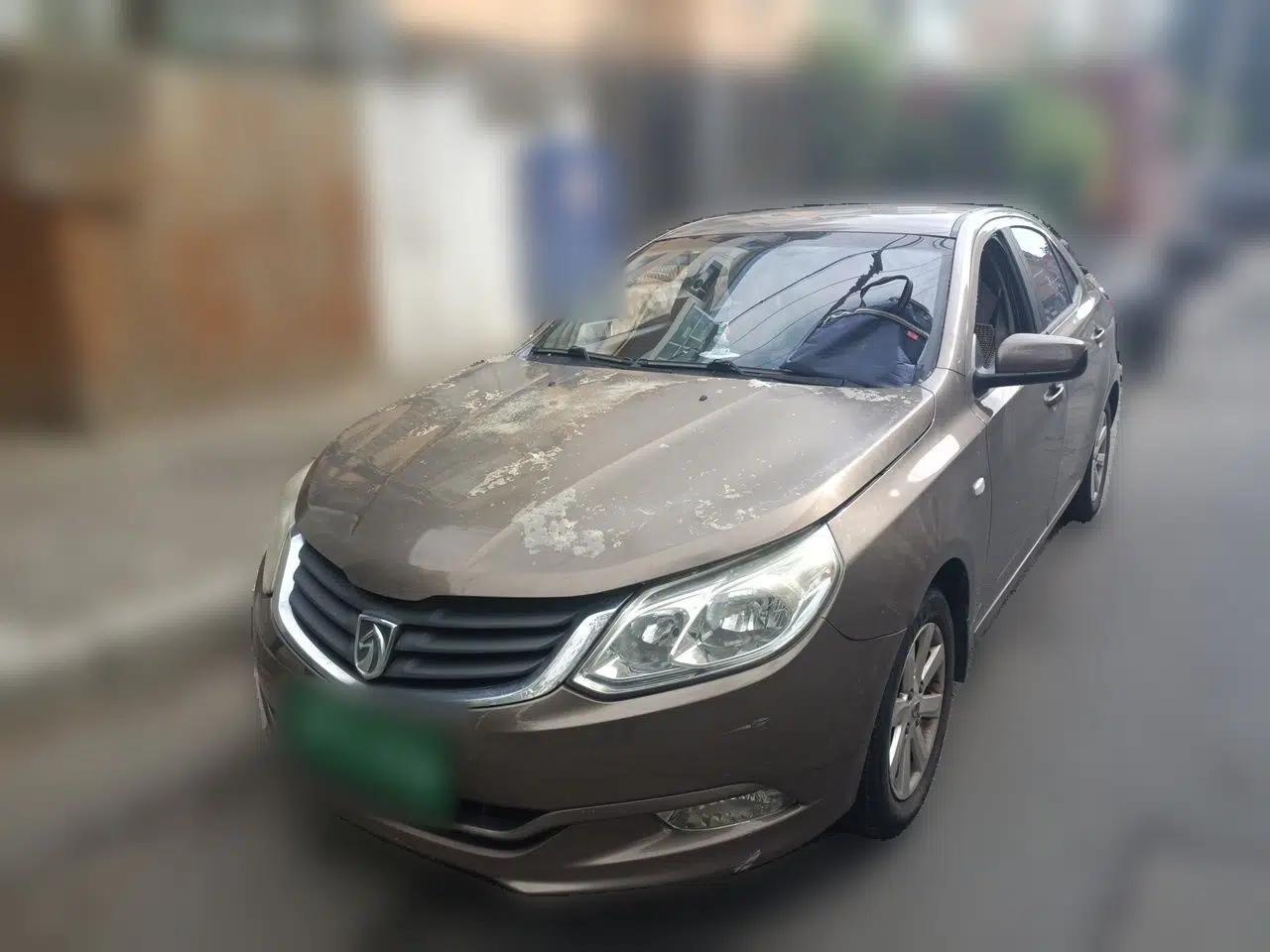 Baojun 630 2011 1.5L manual Comfort trim level — миниатюра 1