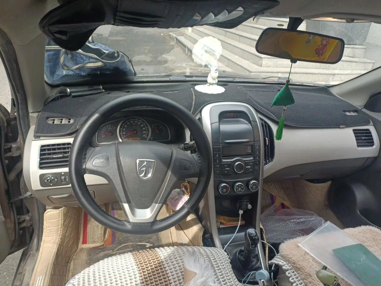 Baojun 630 2011 1.5L manual Comfort trim level — миниатюра 11
