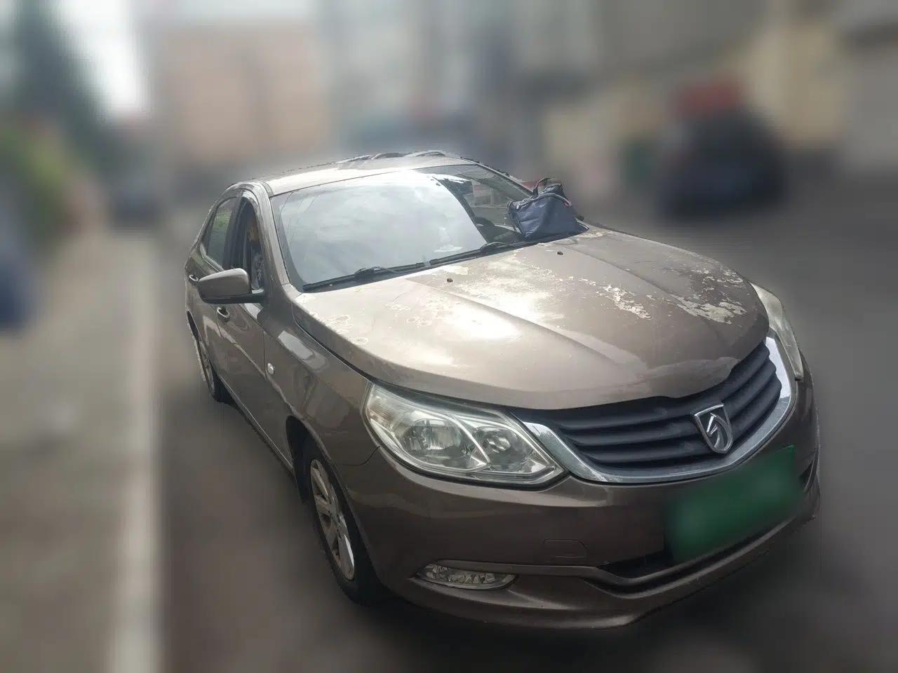Baojun 630 2011 1.5L manual Comfort trim level — миниатюра 3
