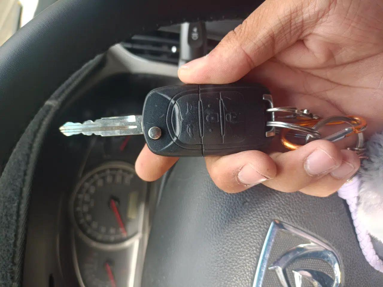 Baojun 630 2011 1.5L manual Comfort trim level — миниатюра 9