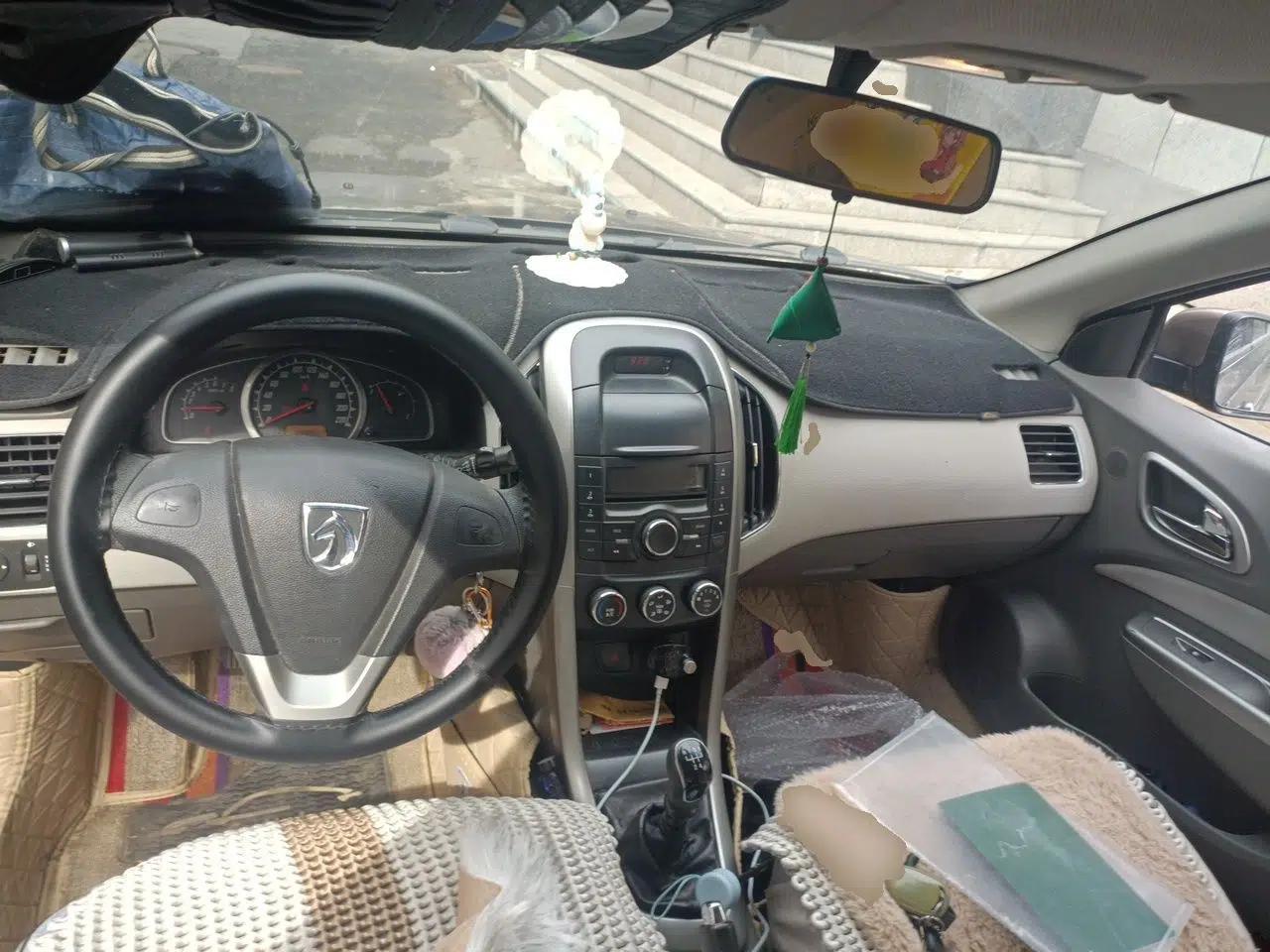 Baojun 630 2011 1.5L manual Comfort trim level — миниатюра 10