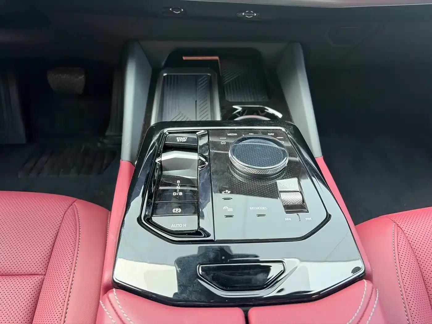 BMW i5 2024 eDrive 35L M Sport Package — миниатюра 11
