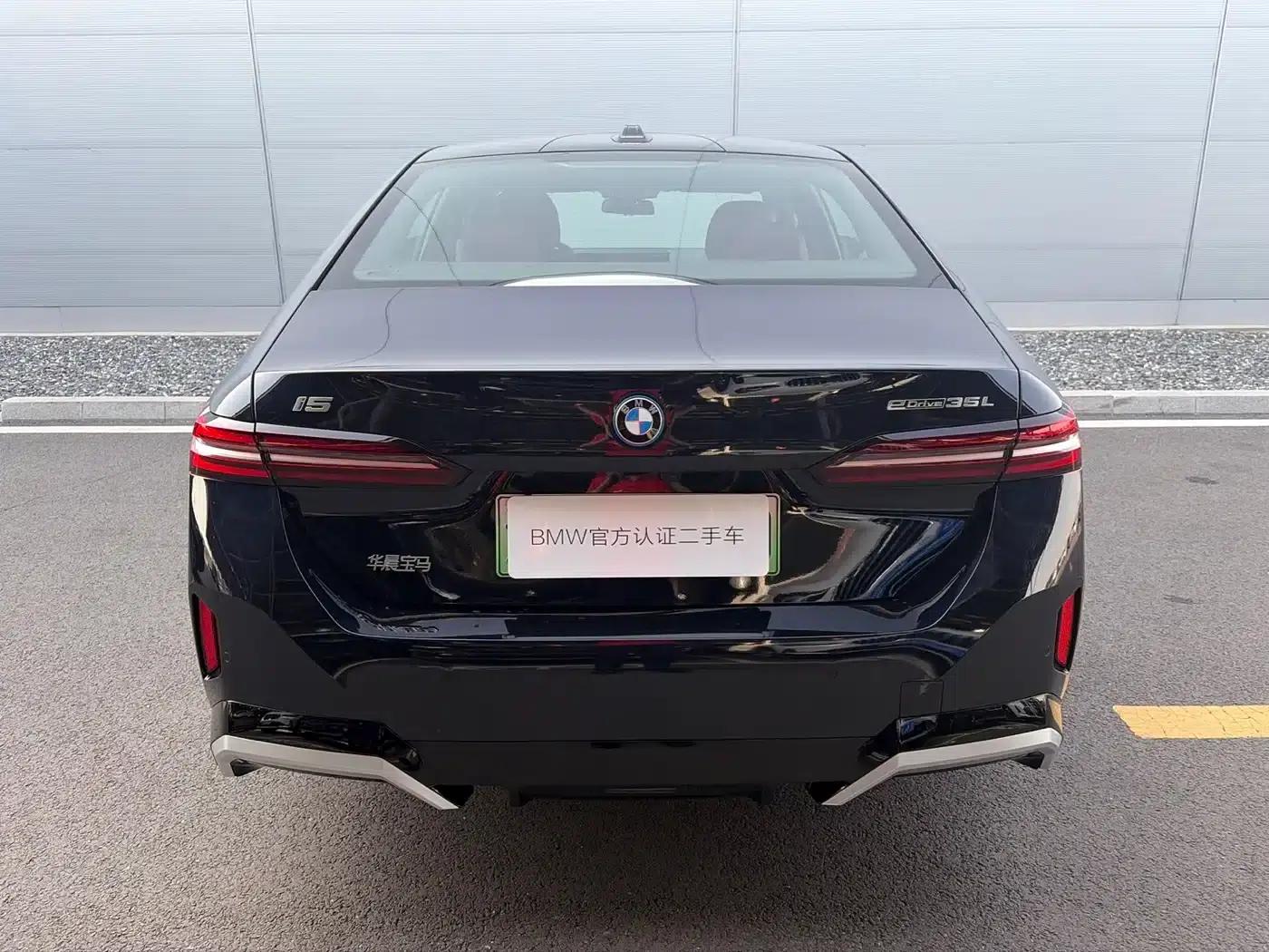 BMW i5 2024 eDrive 35L M Sport Package — миниатюра 14