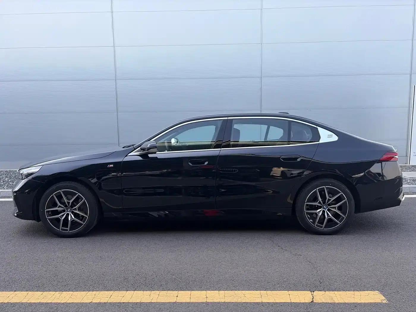 BMW i5 2024 eDrive 35L M Sport Package — миниатюра 15
