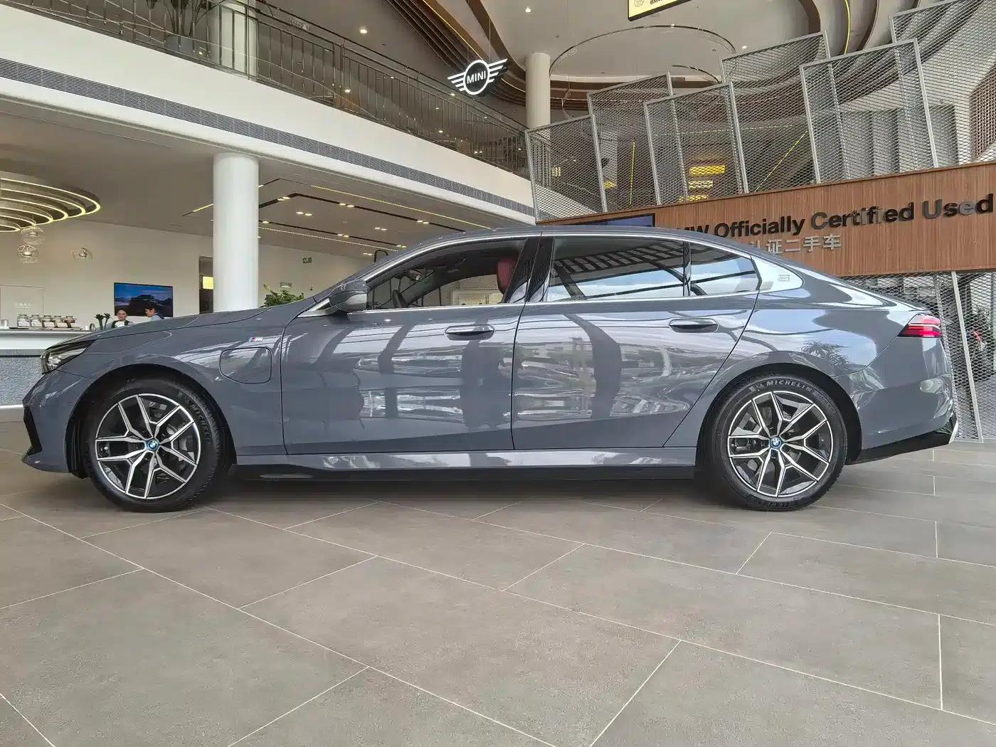 BMW i5 2024 eDrive 35L M Sport Package — миниатюра 3