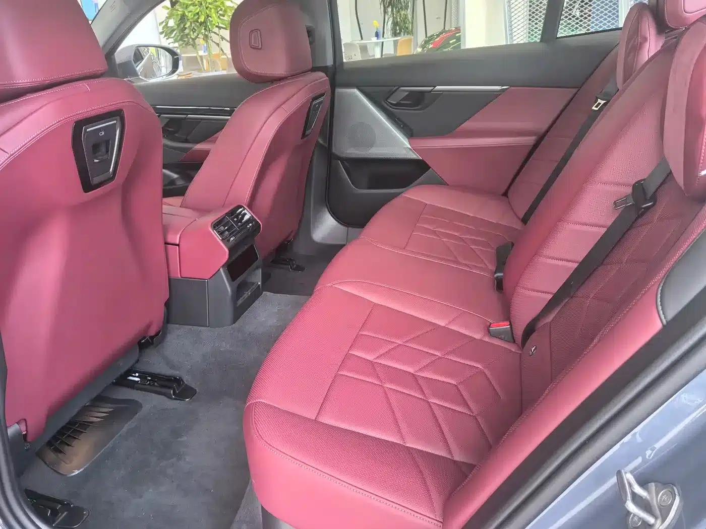 BMW i5 2024 eDrive 35L M Sport Package — миниатюра 9