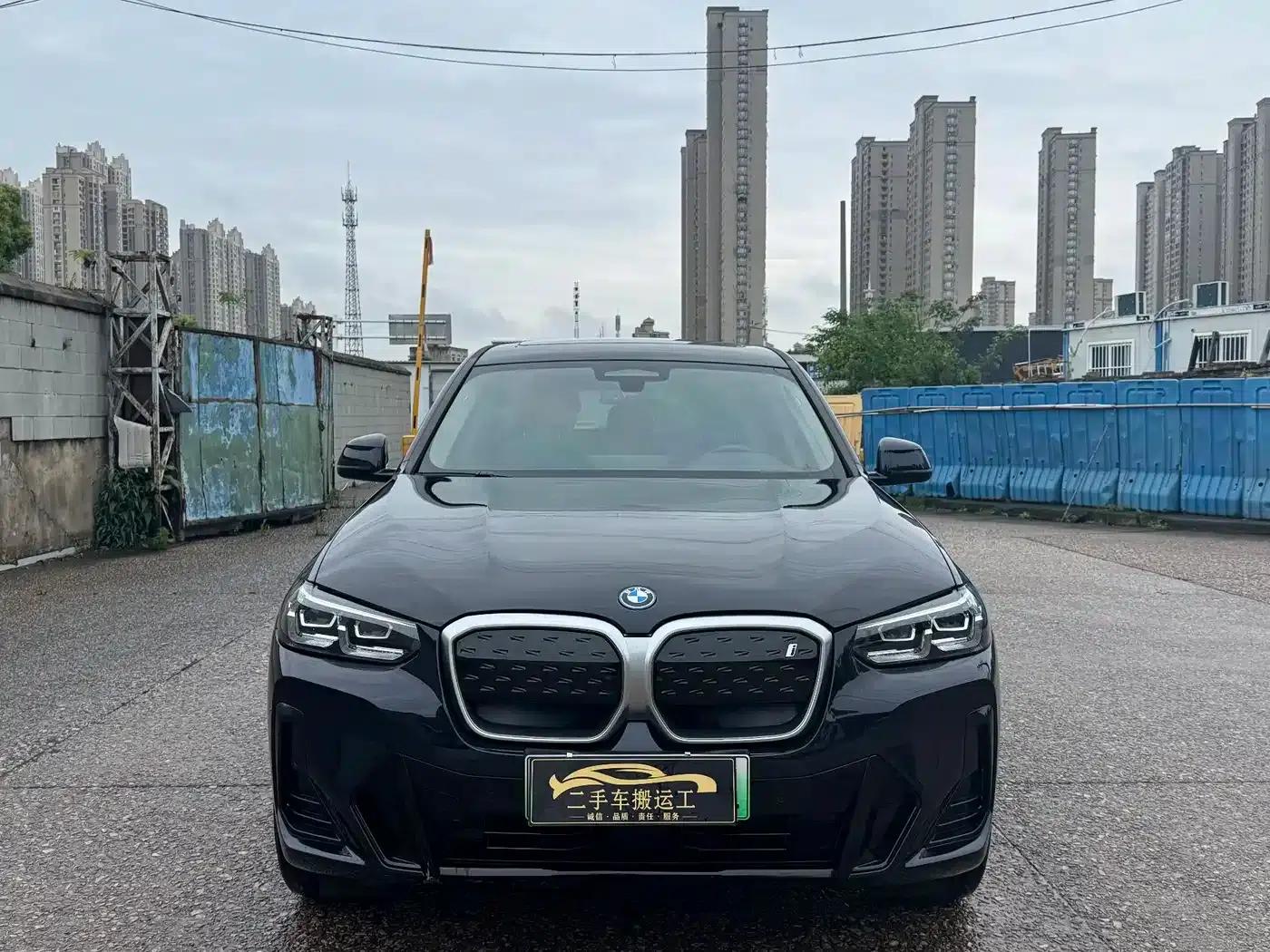BMW iX3 2022 Facelift Leading Edition — миниатюра 2