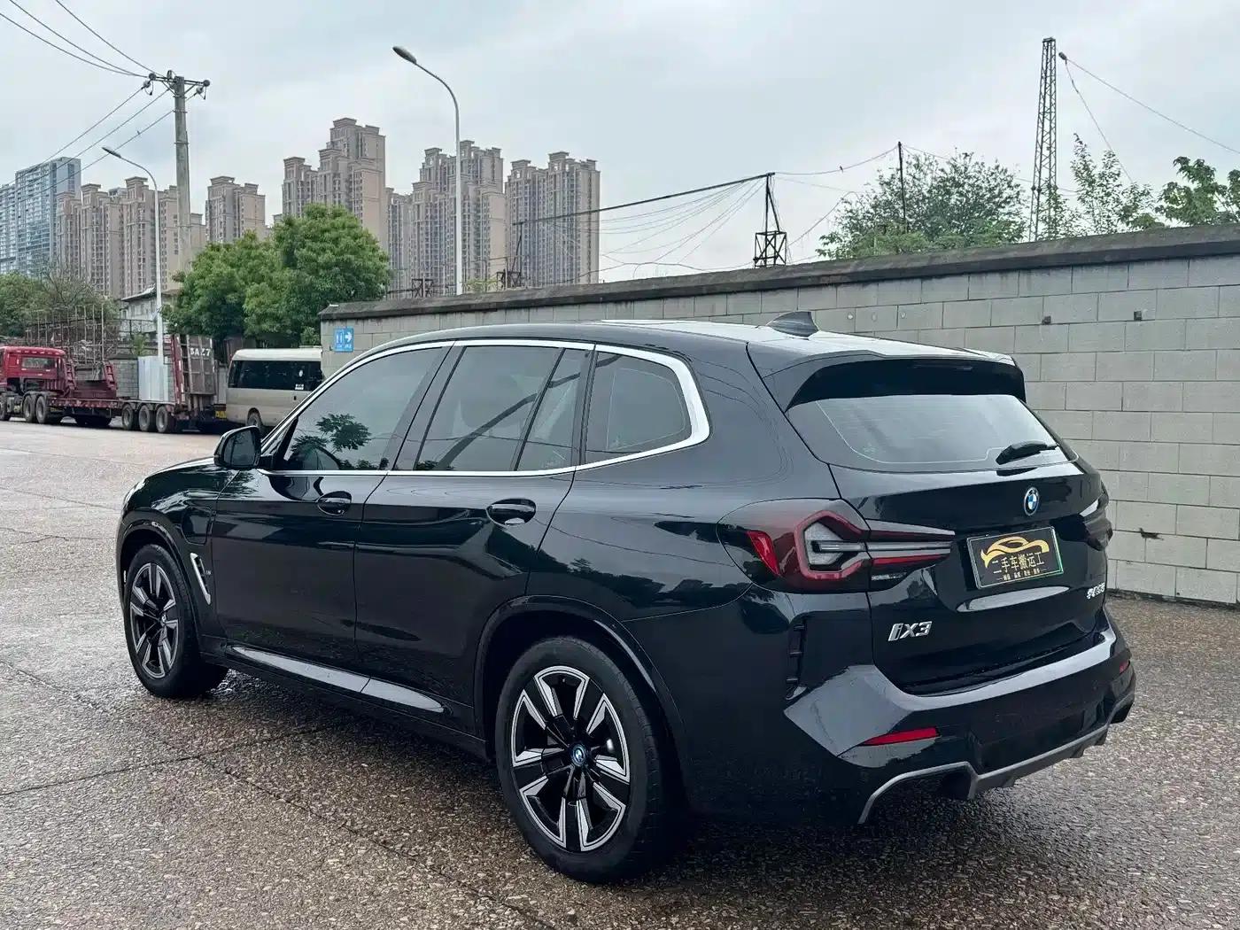 BMW iX3 2022 Facelift Leading Edition — миниатюра 12