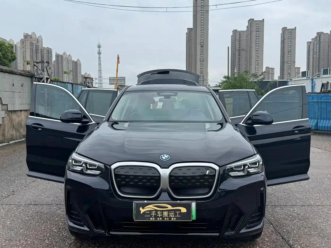 BMW iX3 2022 Facelift Leading Edition — миниатюра 3