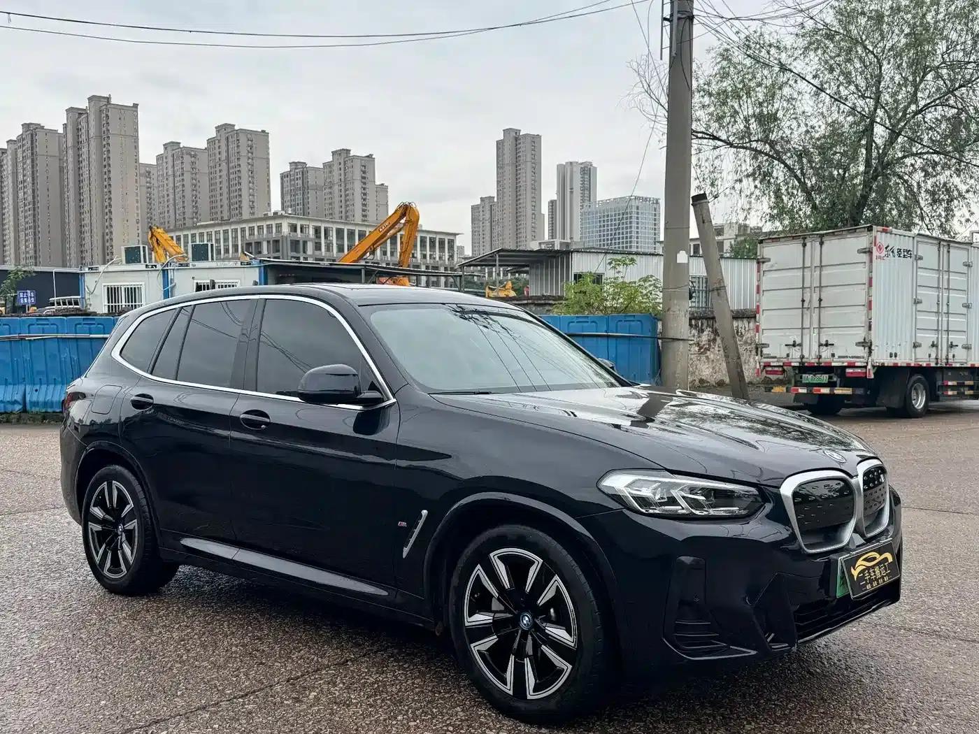 BMW iX3 2022 Facelift Leading Edition — миниатюра 4