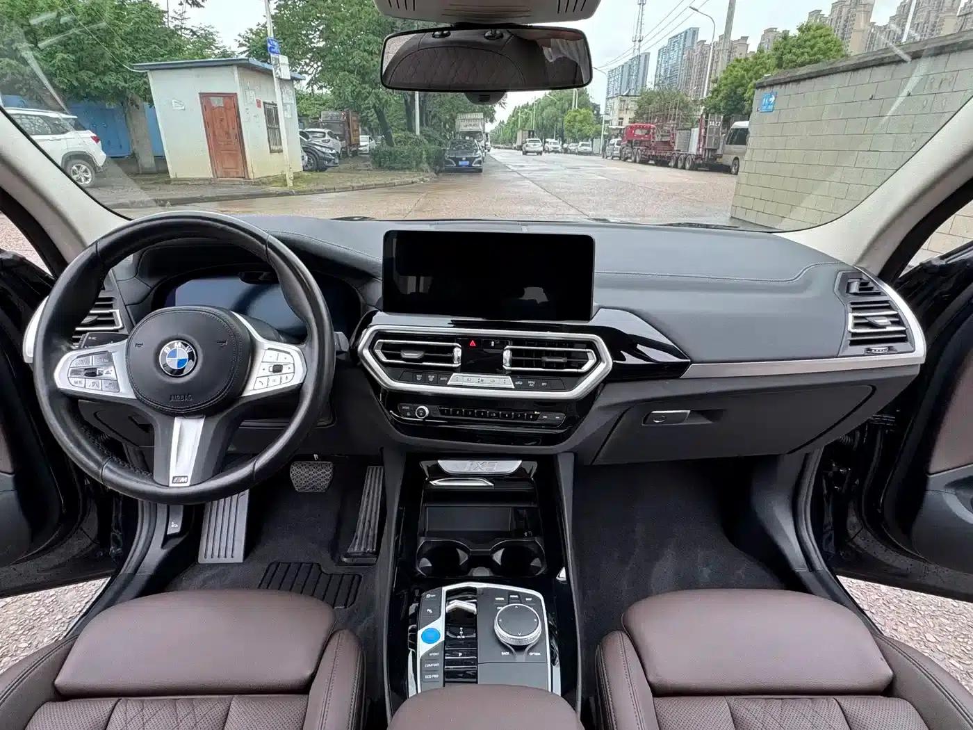 BMW iX3 2022 Facelift Leading Edition — миниатюра 5