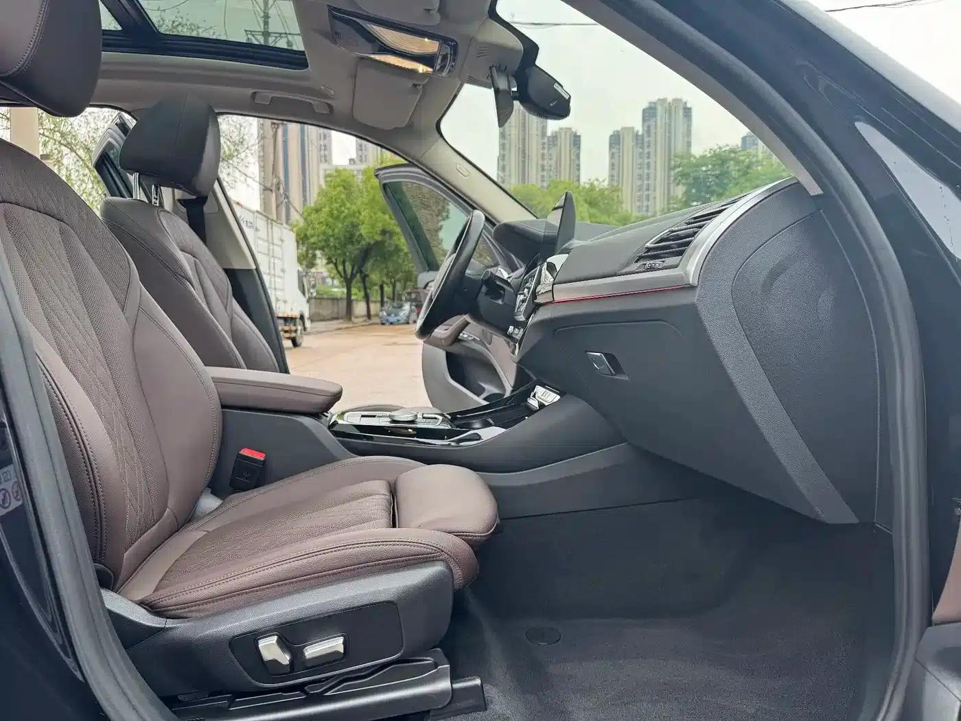 BMW iX3 2022 Facelift Leading Edition — миниатюра 8