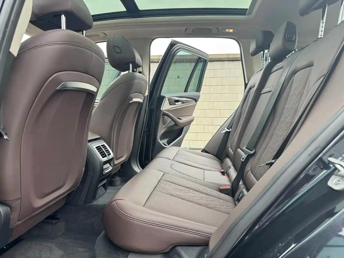 BMW iX3 2022 Facelift Leading Edition — миниатюра 9