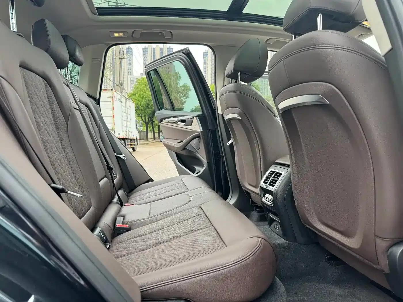 BMW iX3 2022 Facelift Leading Edition — миниатюра 10