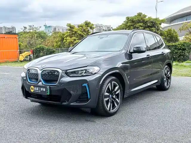 BMW iX3 2022 Leading Edition