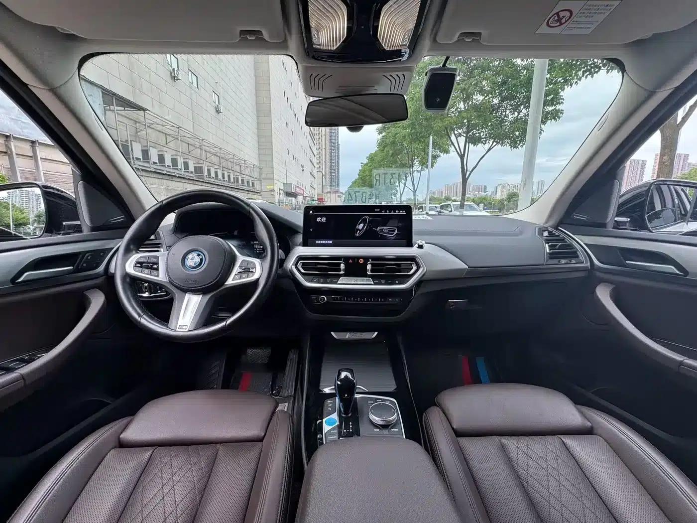 BMW iX3 2022 Leading Edition — миниатюра 4
