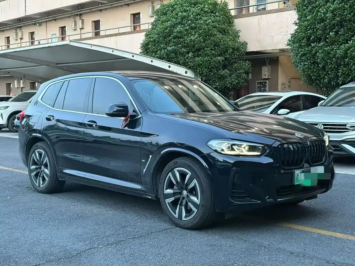 BMW iX3 2024 Leading Edition — миниатюра 3