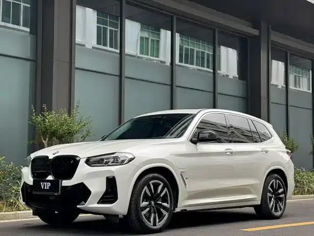 BMW iX3 2023 Leading Edition