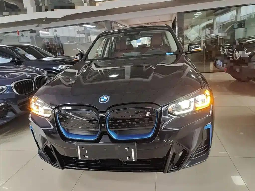 BMW iX3 2022 Leading Edition — миниатюра 3